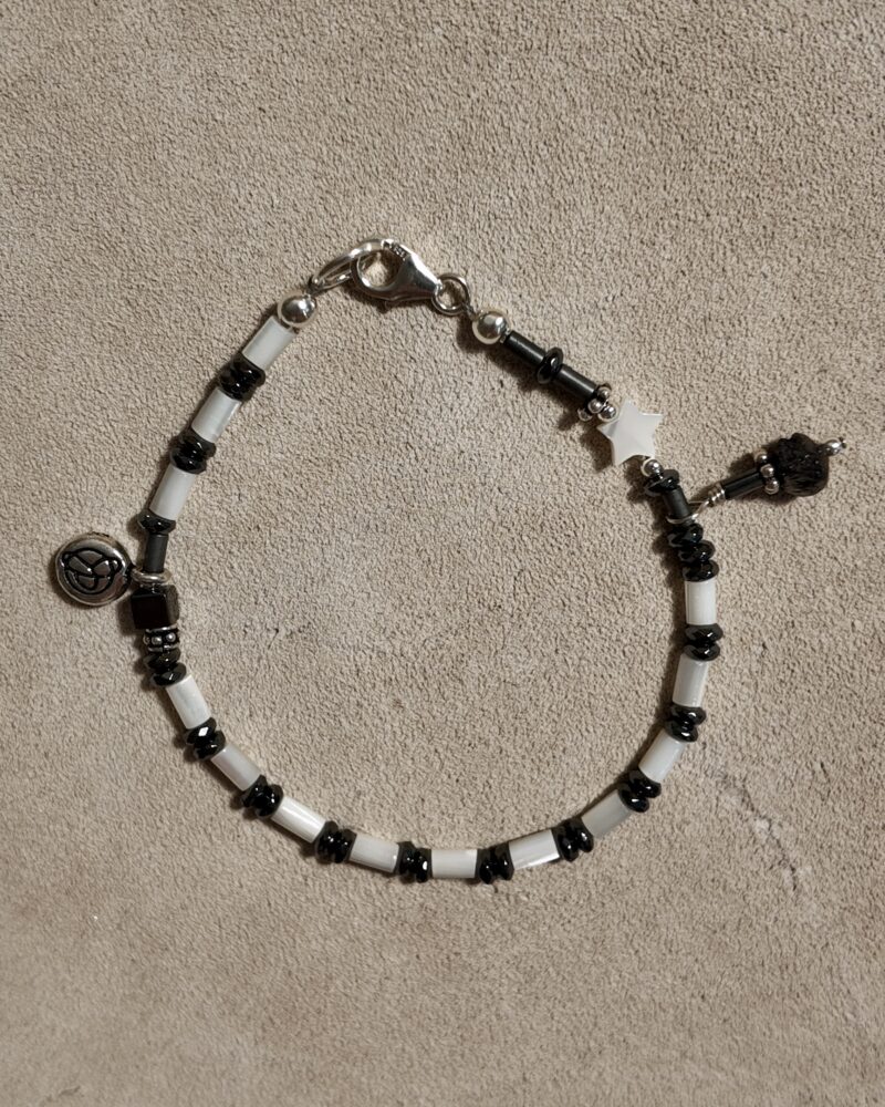 Pearl and Hematite Dangle Bracelet - Image 3