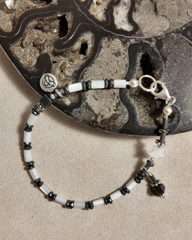 Pearl and Hematite Dangle Bracelet - Image 2