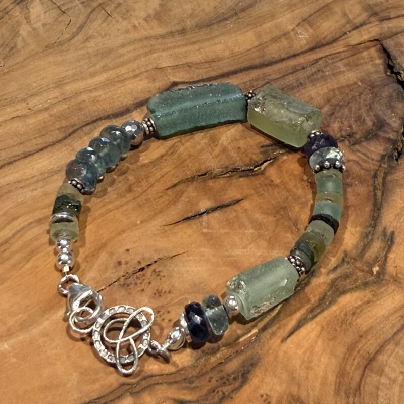 Chunky and round Roman Glass Bracelet